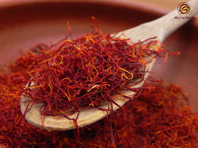 Giá saffron nhụy hoa nghệ tây hiện tại bao nhiêu tiền? Cập nhật bảng giá saffron mới nhất hiện nay