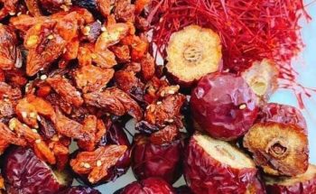 Cách ngâm saffron với mật ong táo đỏ kỷ tử